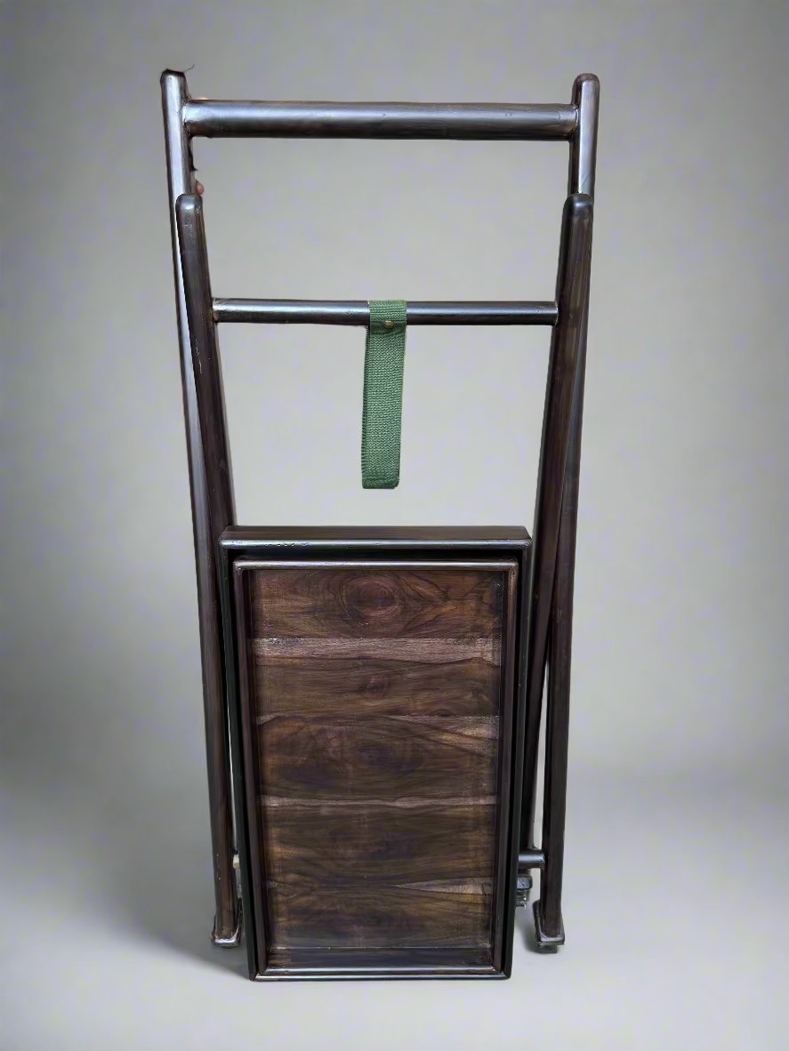 The Folding Space-Saver Server