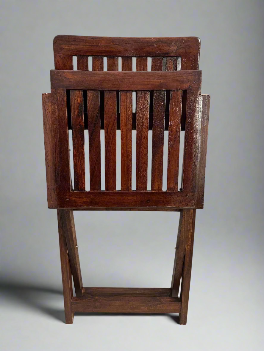 The Basic Fold Chair